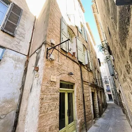 1er Etage Plein Coeur Centre Historique Pézenas