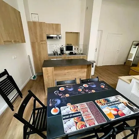 Apartament 1er Etage Plein Coeur Centre Historique Pézenas